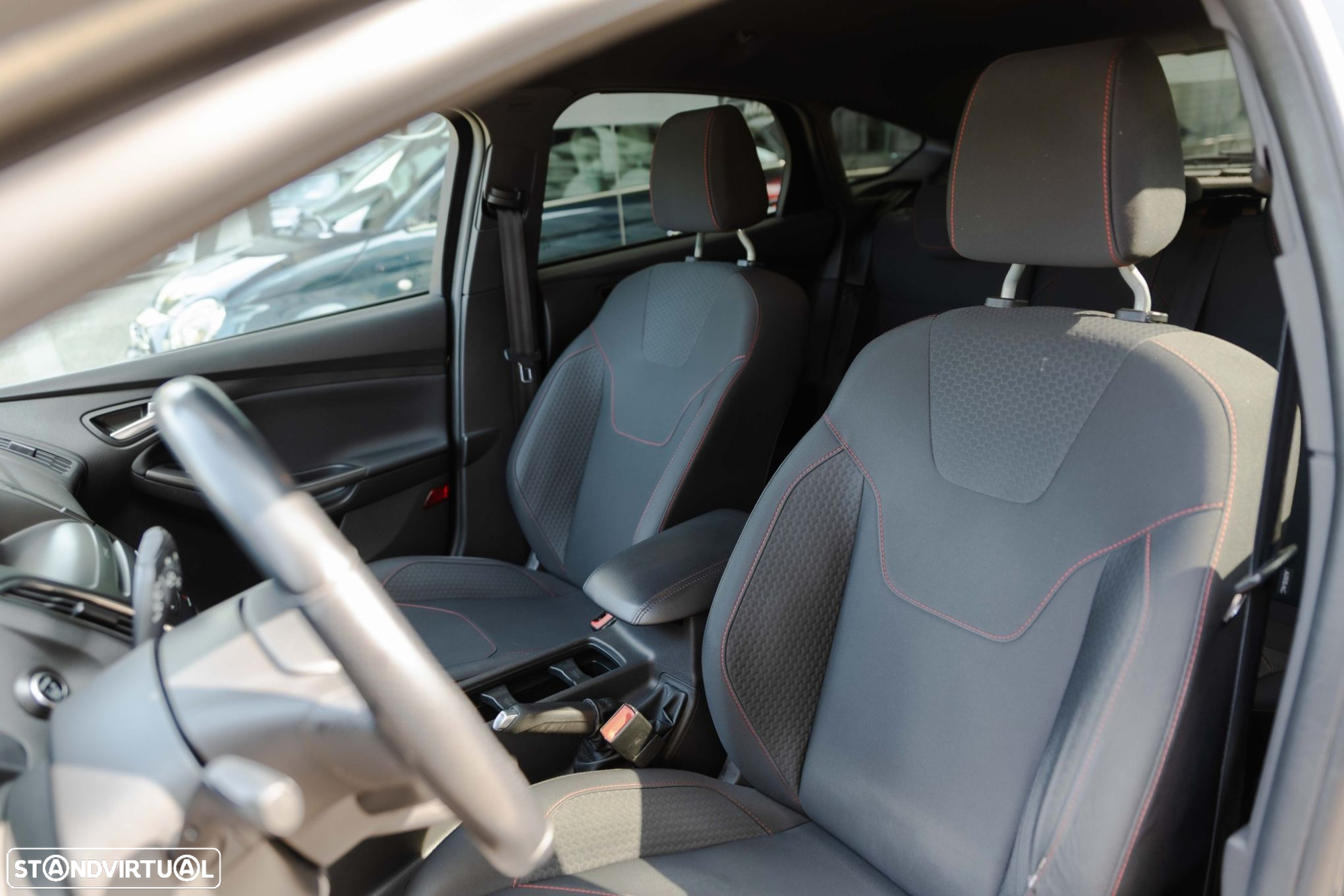 Ford Focus 1.0 SCTi ST-Line - 14