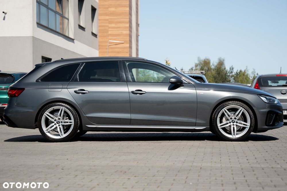 Audi A4 Avant 40 TFSI S tronic S line - 16