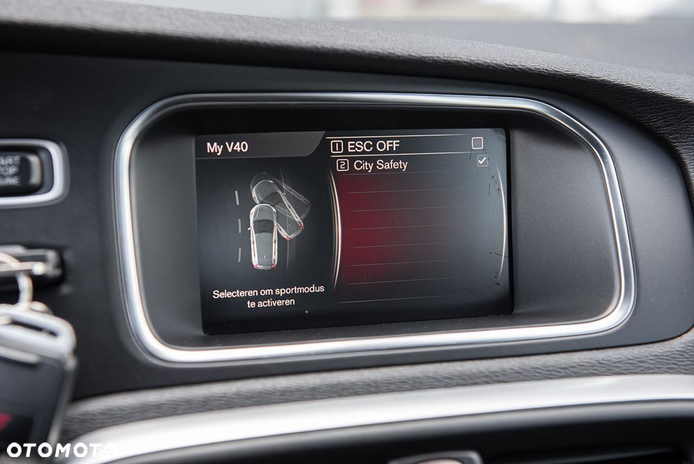 Volvo V40 D3 Geartronic RDesign - 23