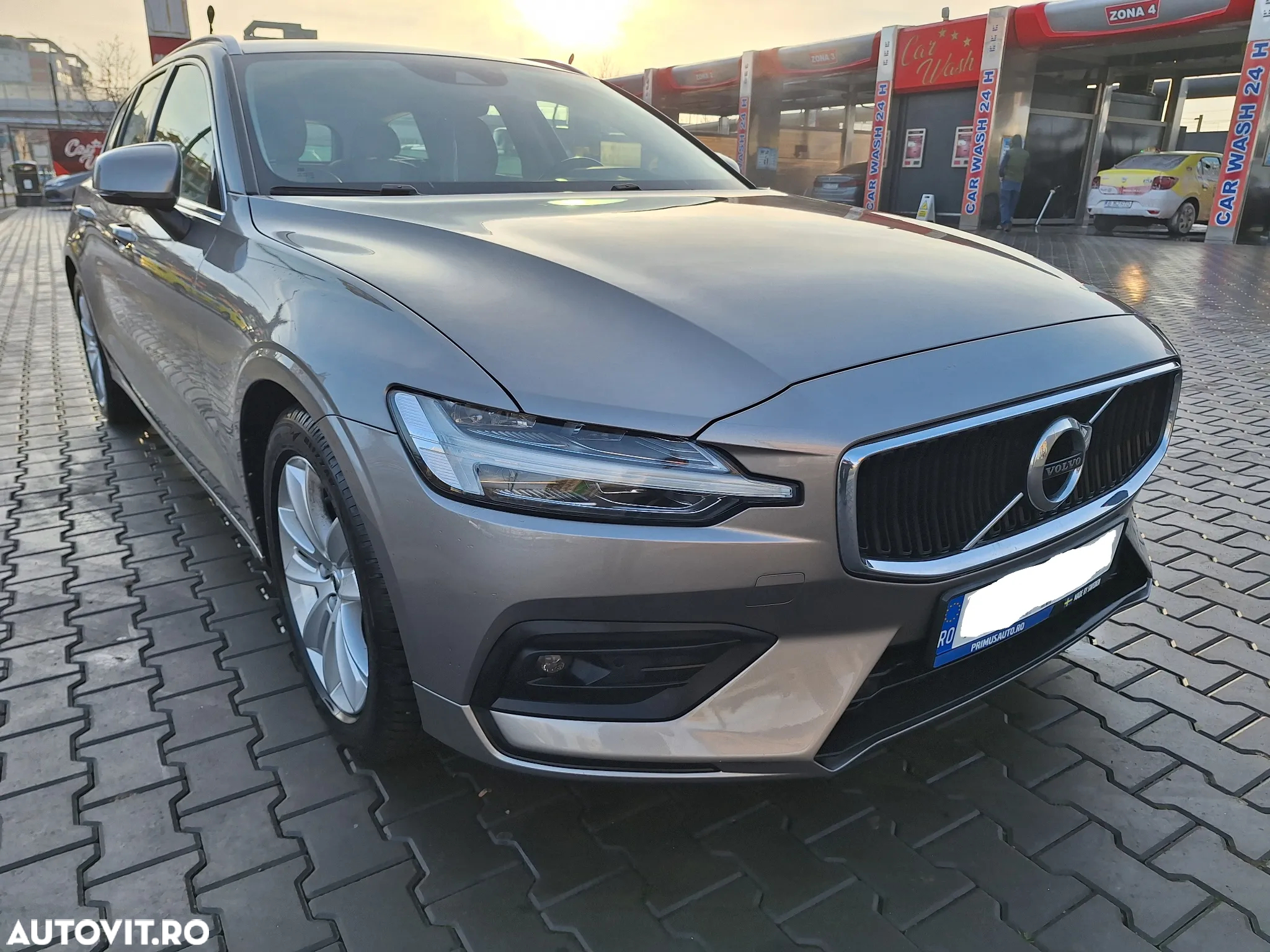 Volvo V60 D4 AWD Momentum - 10