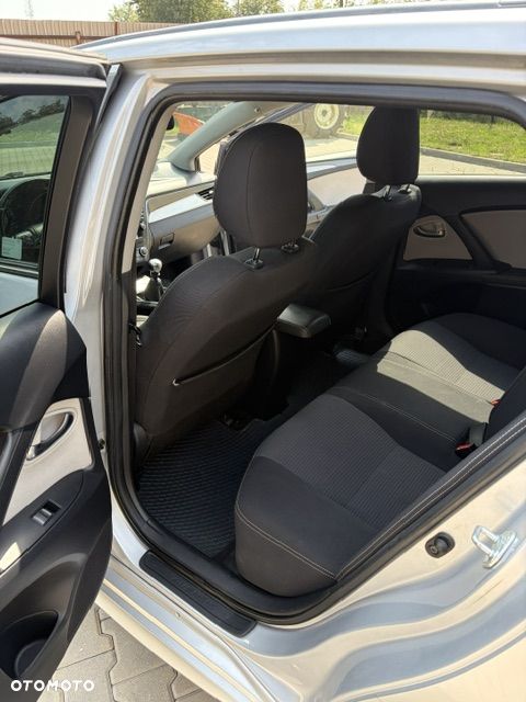 Toyota Avensis 2.0 D-4D Selection - 10