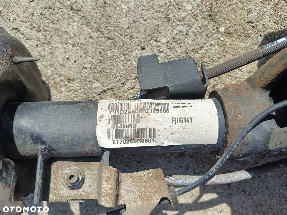 VOLVO XC60 I LIFT 2017R 2.4 D5  MCPERSON PRAWY PRZÓD 31340477 ZWROTNICA KOMPLETNA PIASTA - 2