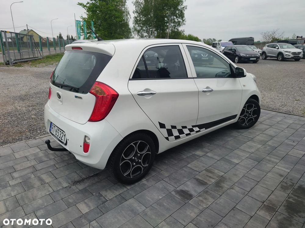 Kia Picanto 1.0 Dream Team Edition - 4