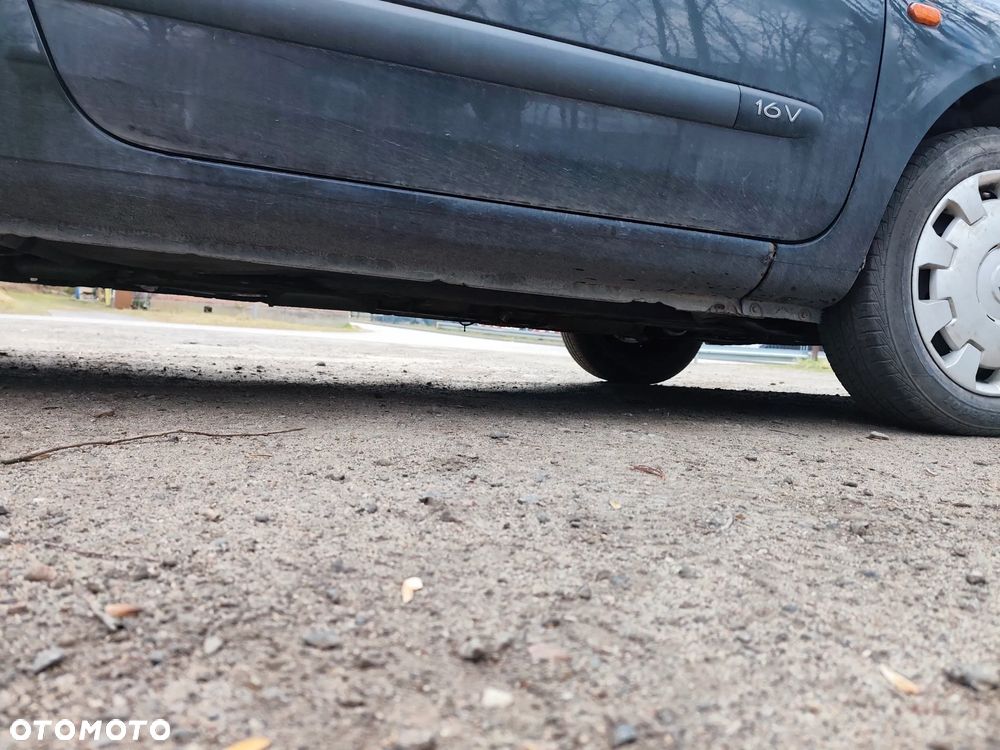 Renault Clio 1.2 16V Dynamique - 12