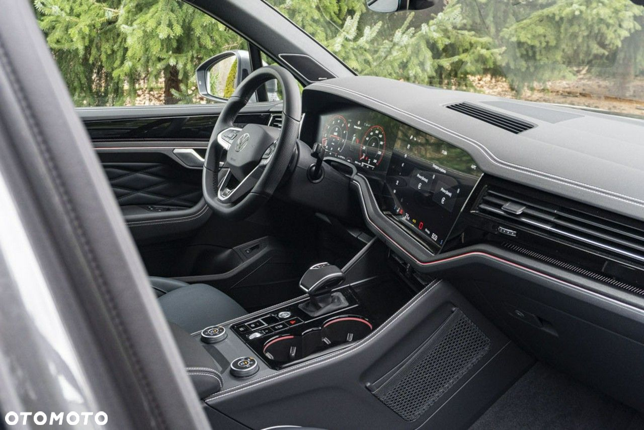 Volkswagen Touareg - 32