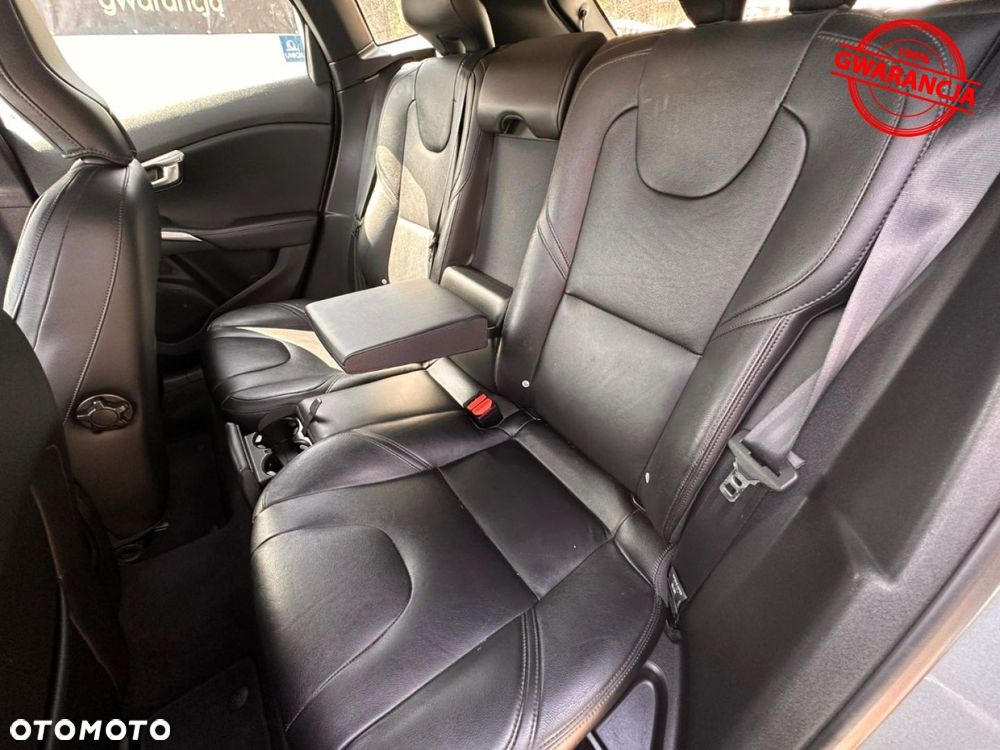 Volvo V40 - 34
