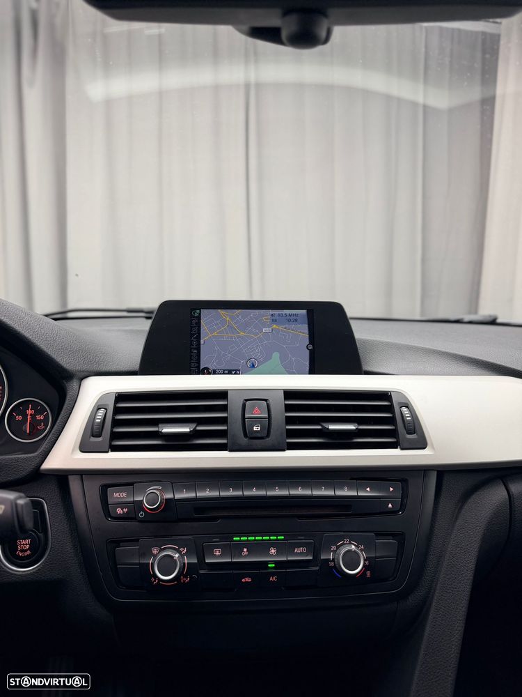 BMW 318 d Auto Pack M - 10