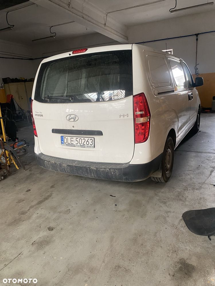 Hyundai H-1 - 3