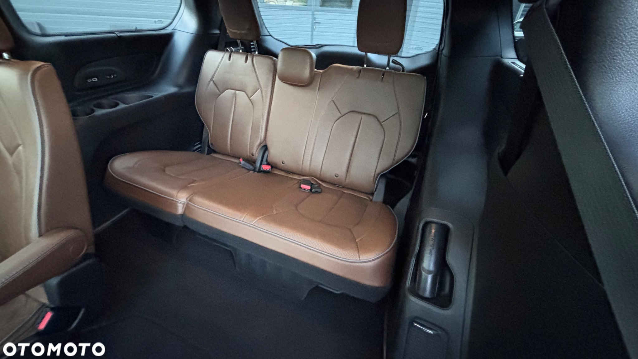 Chrysler Pacifica - 17