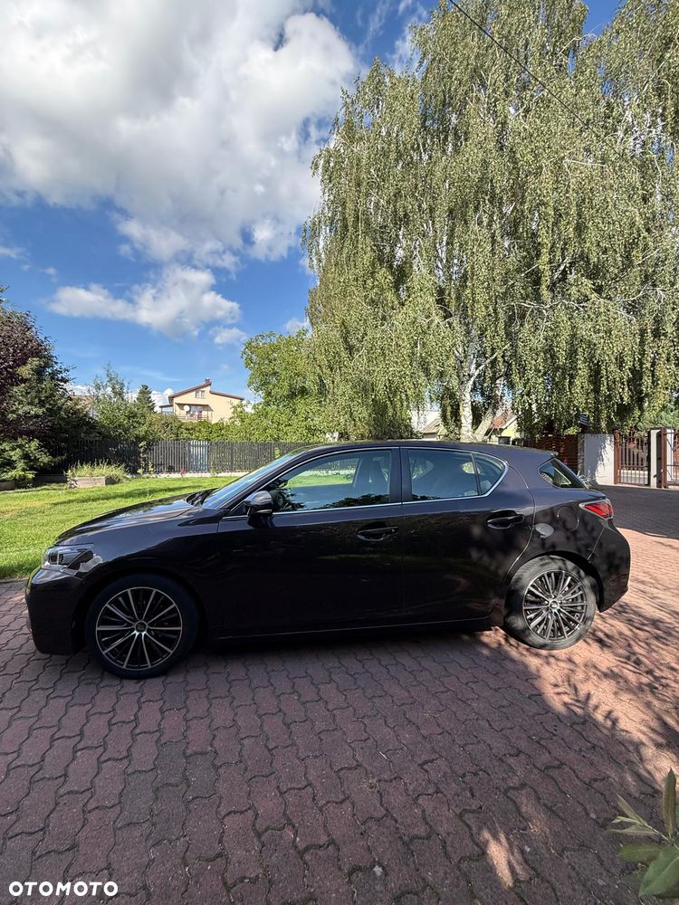 Lexus CT - 4