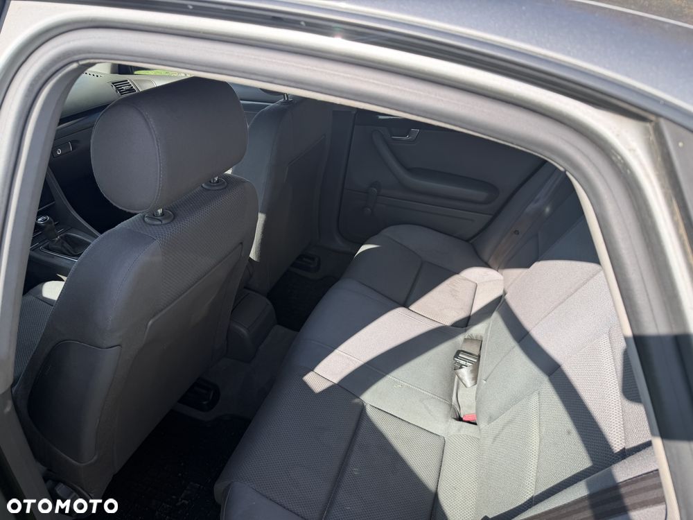 Audi A4 Limousine - 6