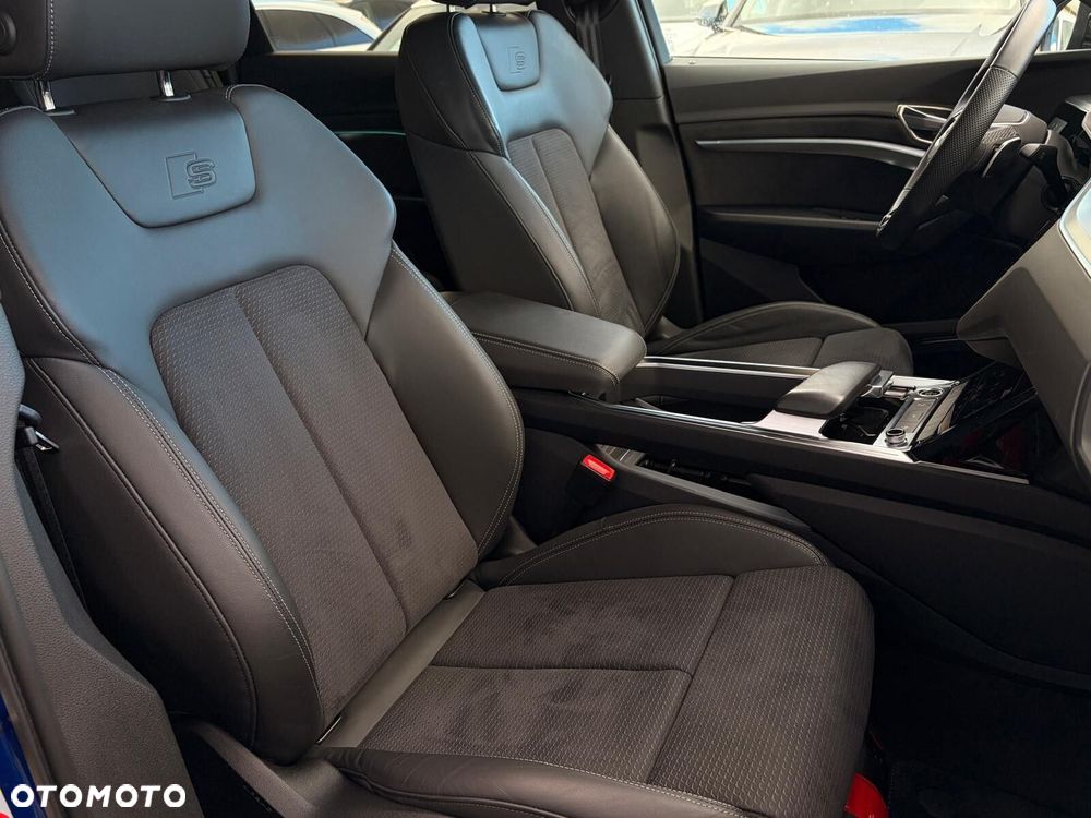 Audi Q8 Sportback e-tron - 21