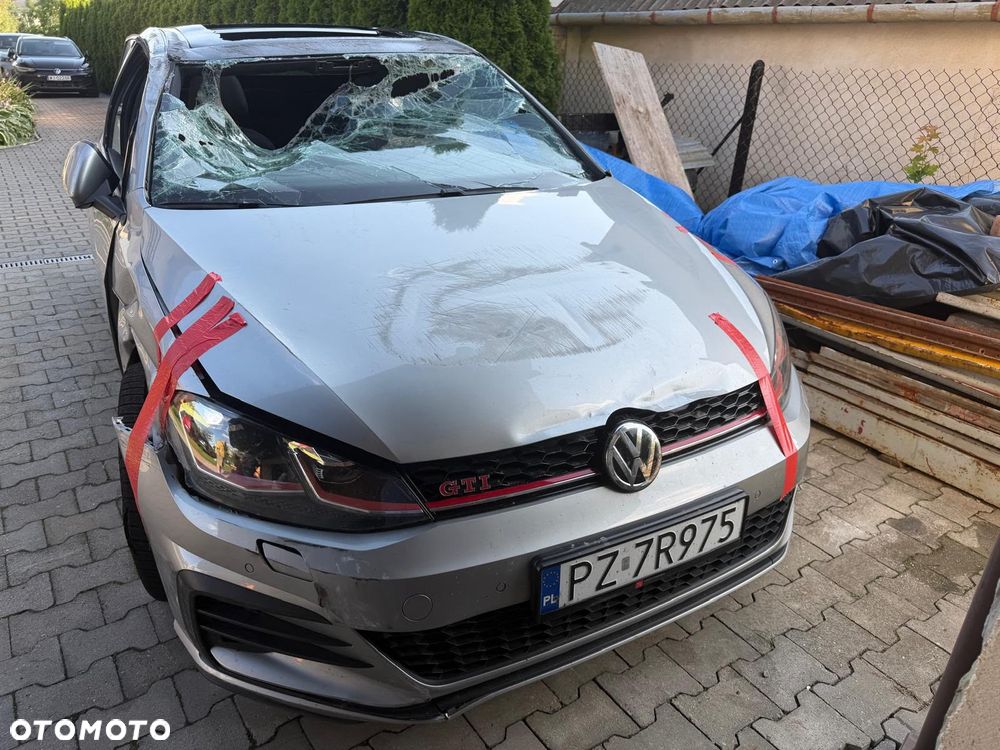 Volkswagen Golf - 2