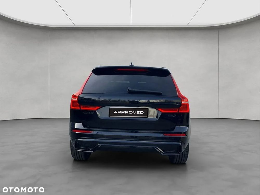 Volvo XC 60 B5 B AWD Ultimate Black Edition - 4
