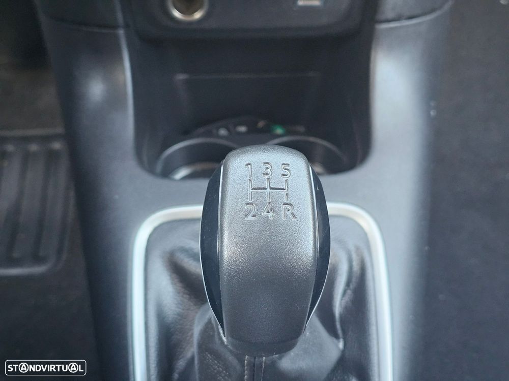 Citroën C3 1.2 PureTech Shine - 28