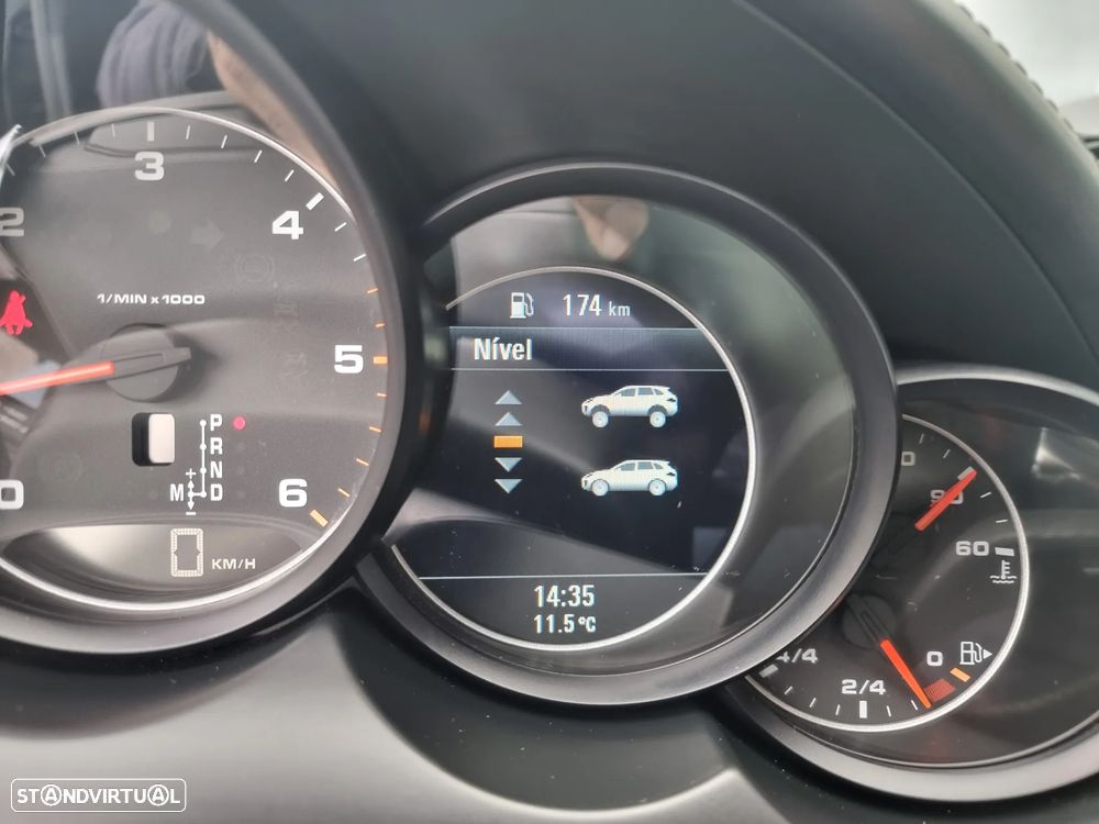 Porsche Cayenne Standard - 18