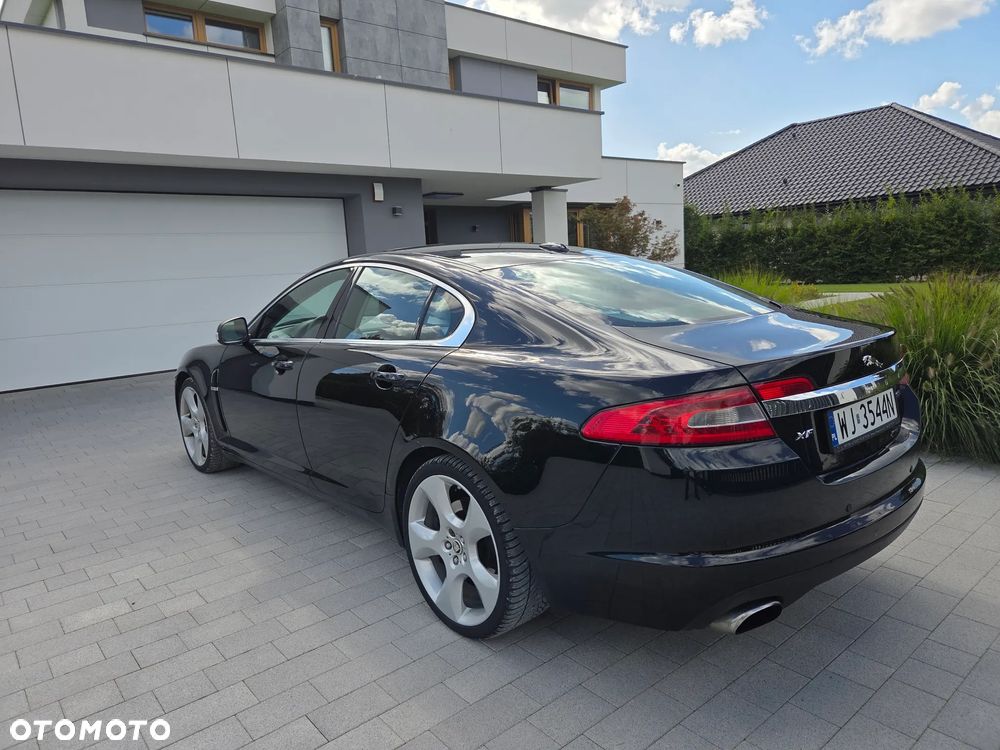 Jaguar XF 4.2 Super V8 - 8