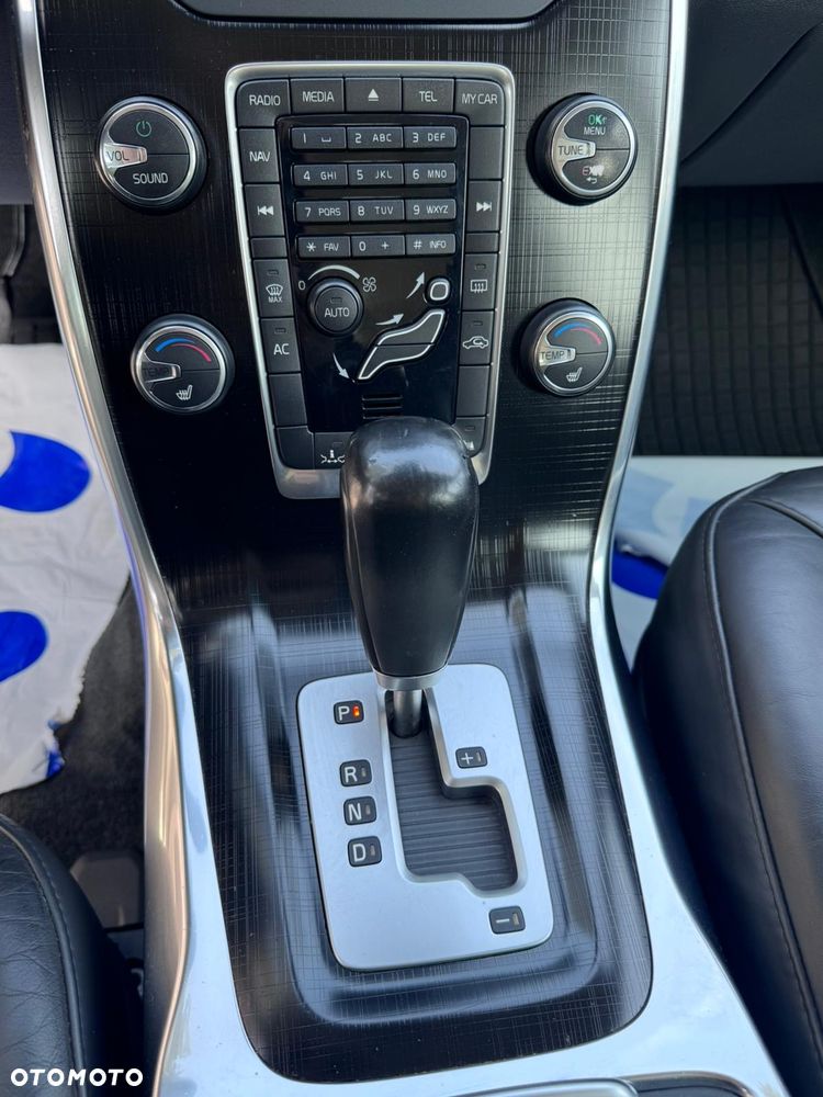 Volvo V70 D3 Geartronic Momentum - 14