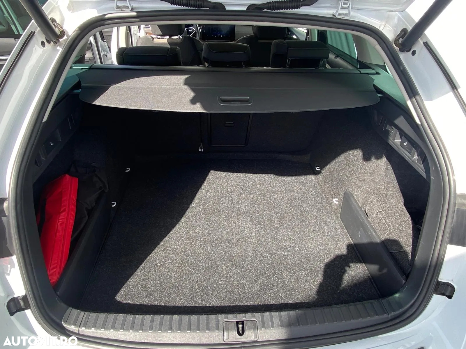 Skoda Octavia Combi 2.0 TDI DSG 4X4 Scout - 15