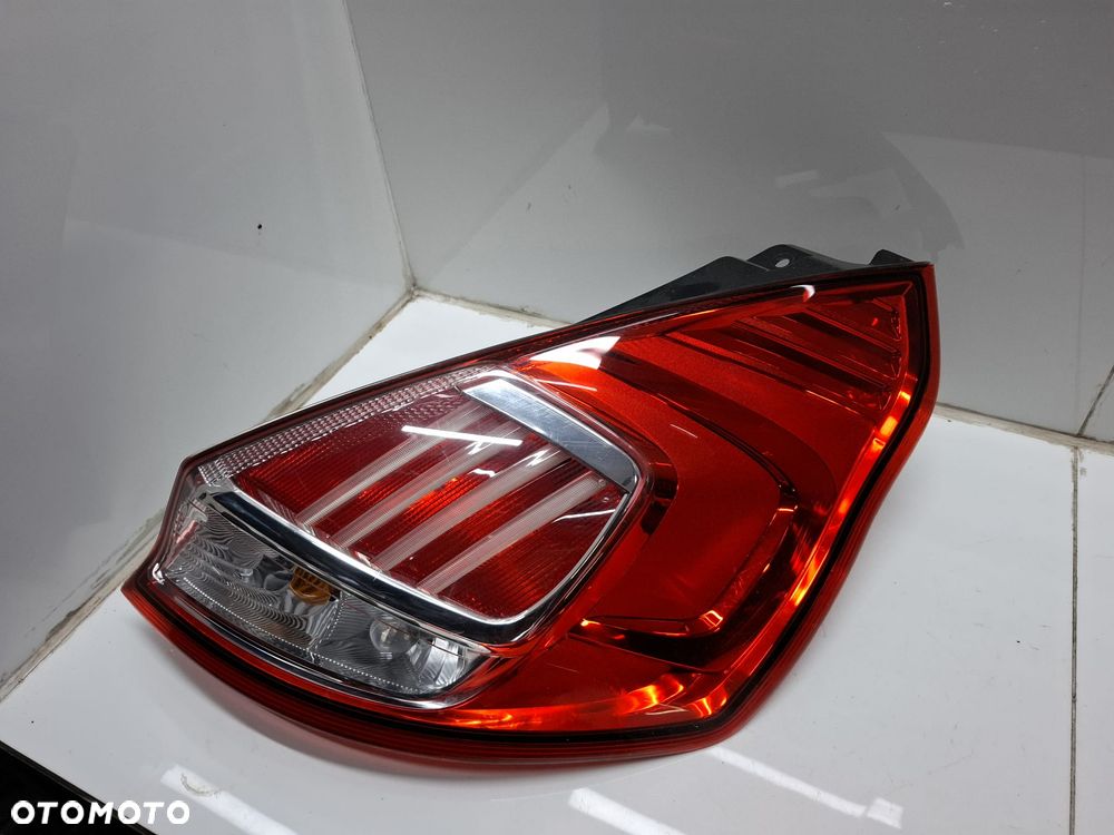LAMPA TYLNA PRAWA TYŁ FORD FIESTA MK VII LIFT - 3