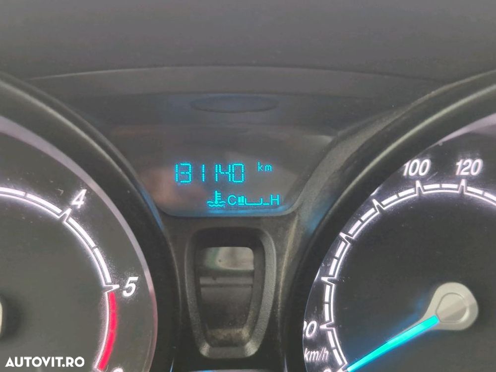 Ford Tourneo Courier - 12