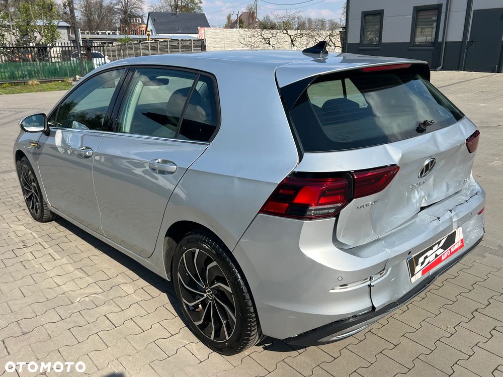 Volkswagen Golf 1.5 eTSI OPF DSG Style - 4