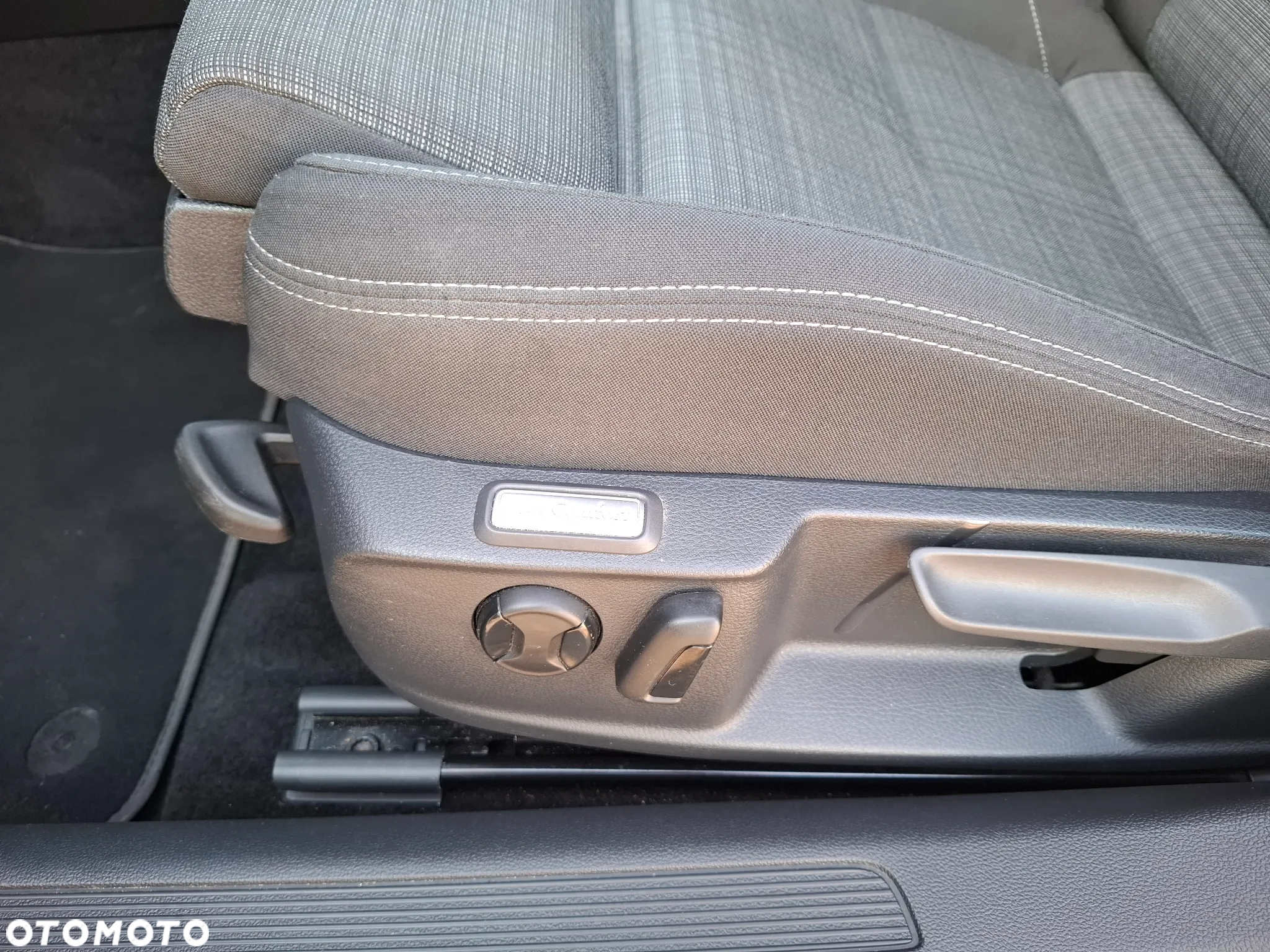 Volkswagen Passat - 23