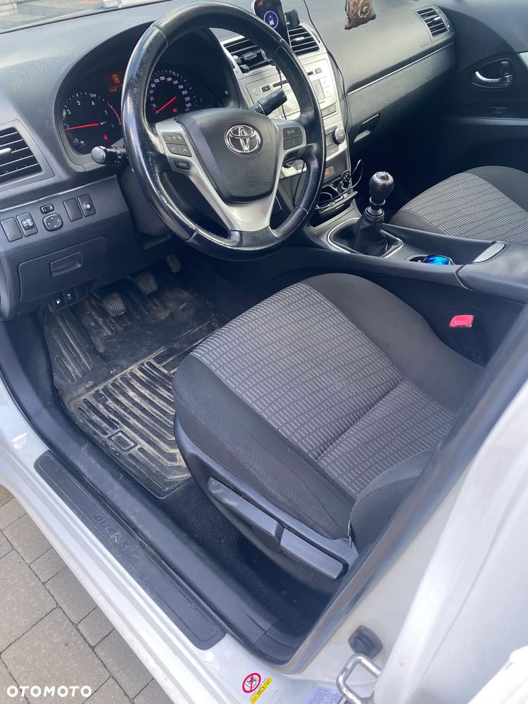 Toyota Avensis 2.0 D-4D Active - 6