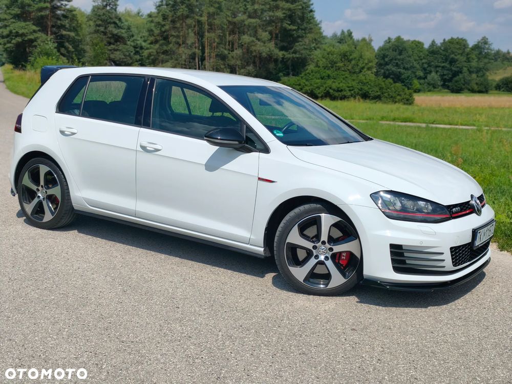 Volkswagen Golf GTI BlueMotion Technology - 2