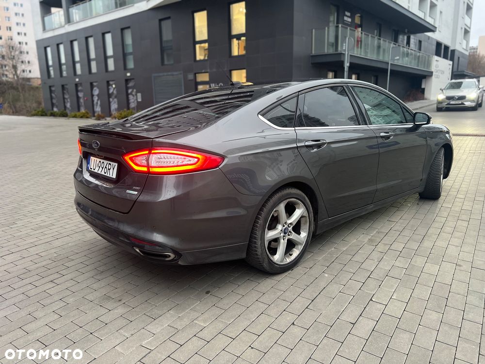 Ford Fusion - 4