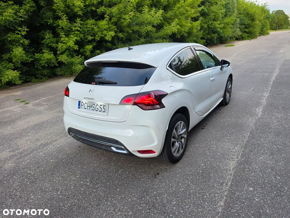 Citroën DS4 e-HDi 115 Chic - 11