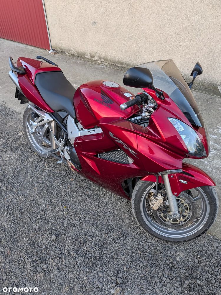 Honda VFR - 8