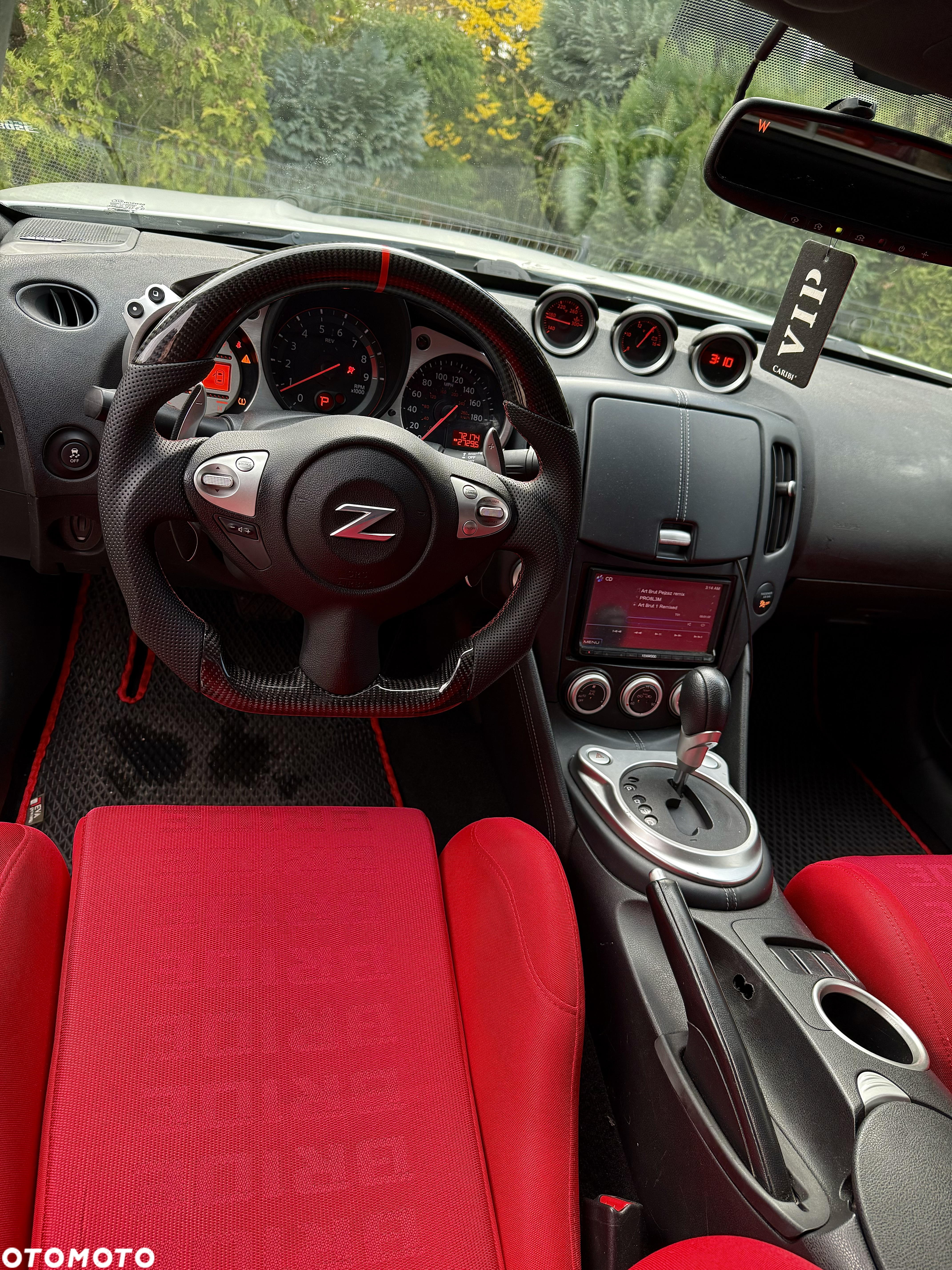 Nissan 370 Z - 16