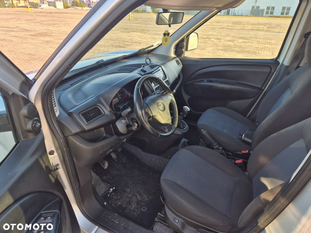 Opel Combo - 16