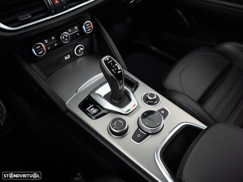 Alfa Romeo Stelvio 2.2 D Sprint Q4 AT8 - 25