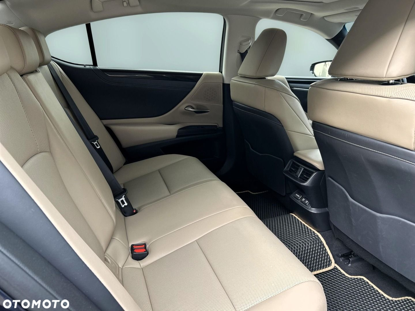 Lexus ES - 15