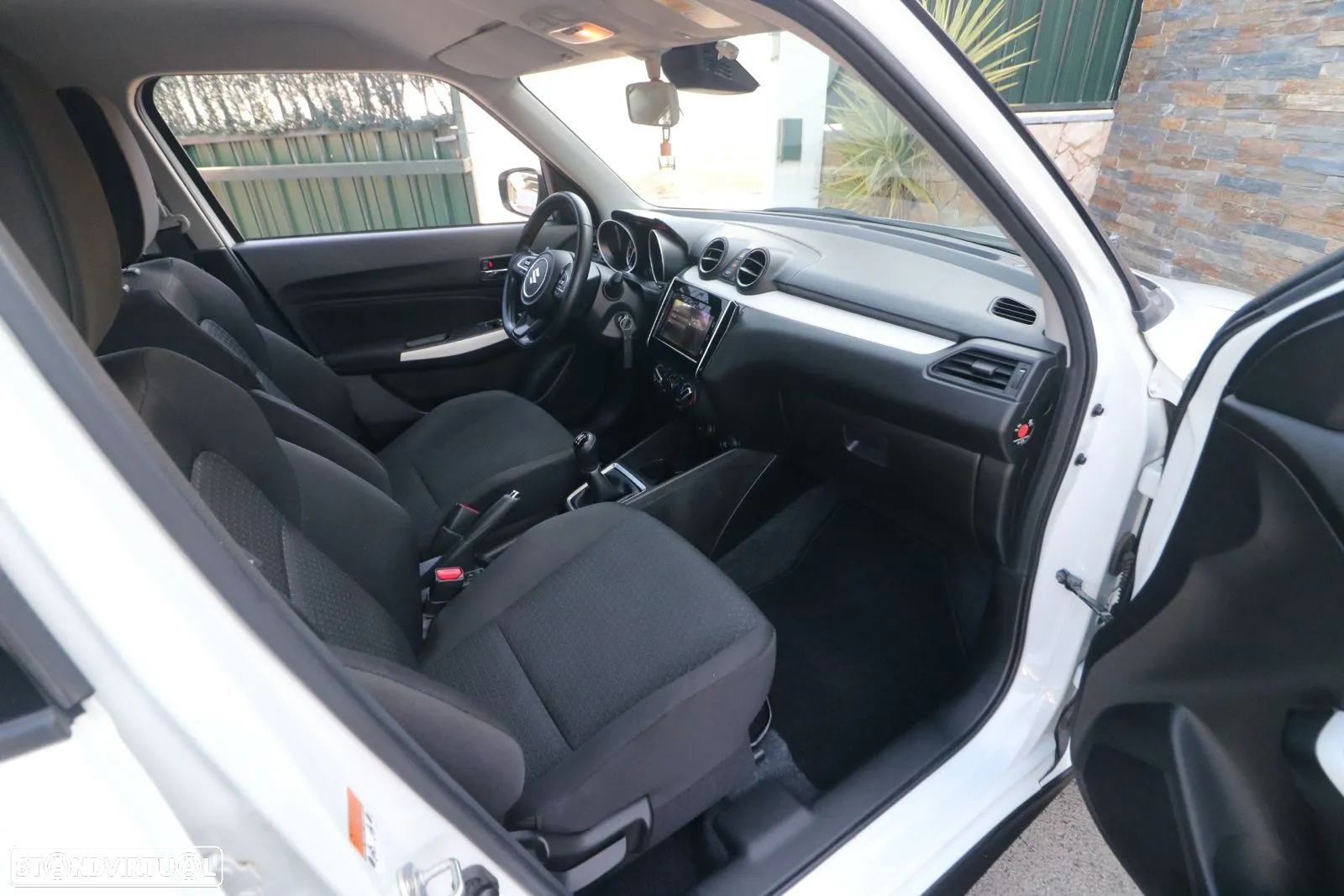 Suzuki Swift 1.2 Mild Hybrid GLE - 11
