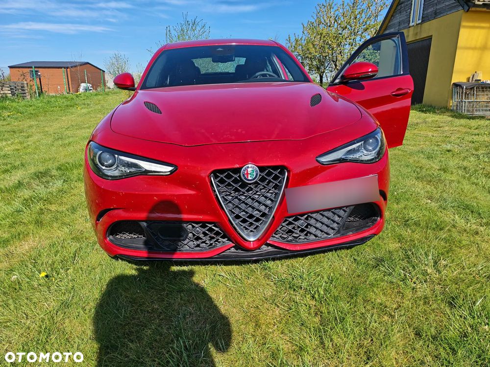 Alfa Romeo Giulia 2.9 V6 Bi-Turbo AT8 Quadrifoglio - 4