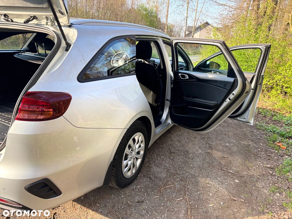 Kia Ceed 1.6 CRDi mHEV L Business Line - 10