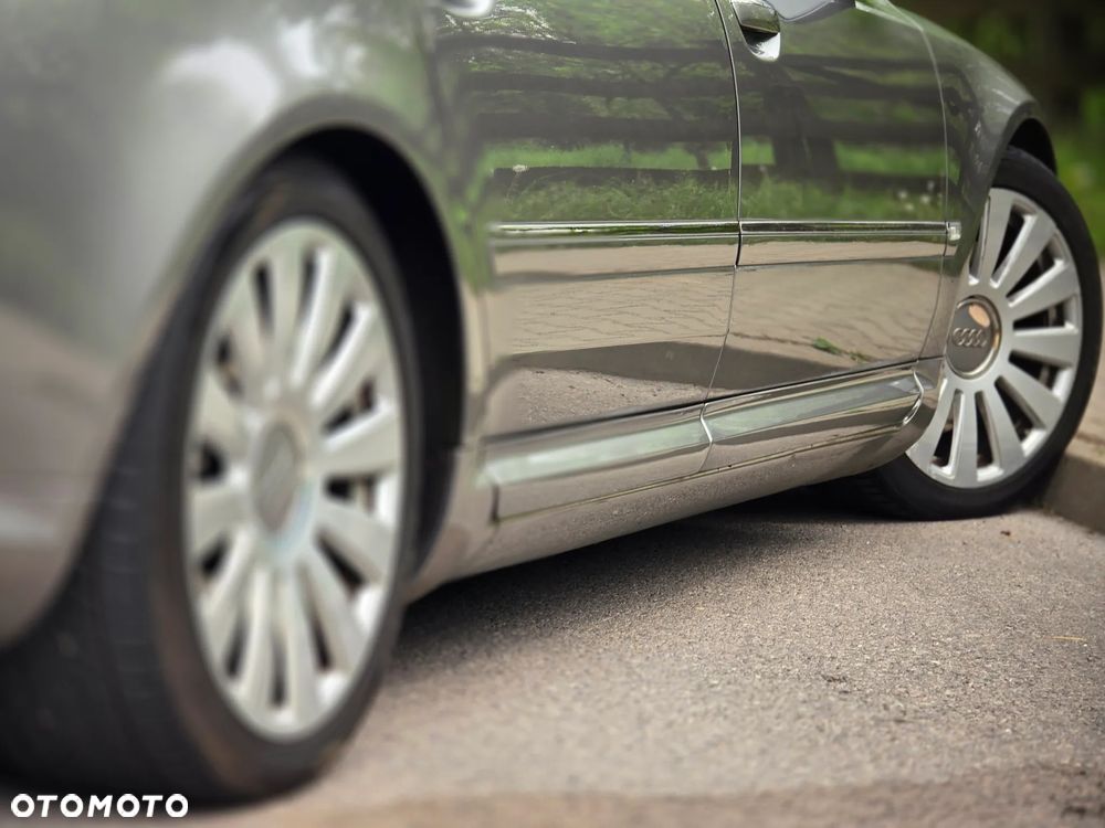 Audi A8 4.2 Quattro - 38