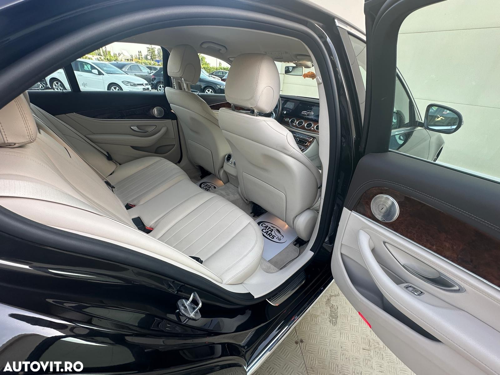 Mercedes-Benz E 220 d 4Matic T 9G-TRONIC Exclusive - 20