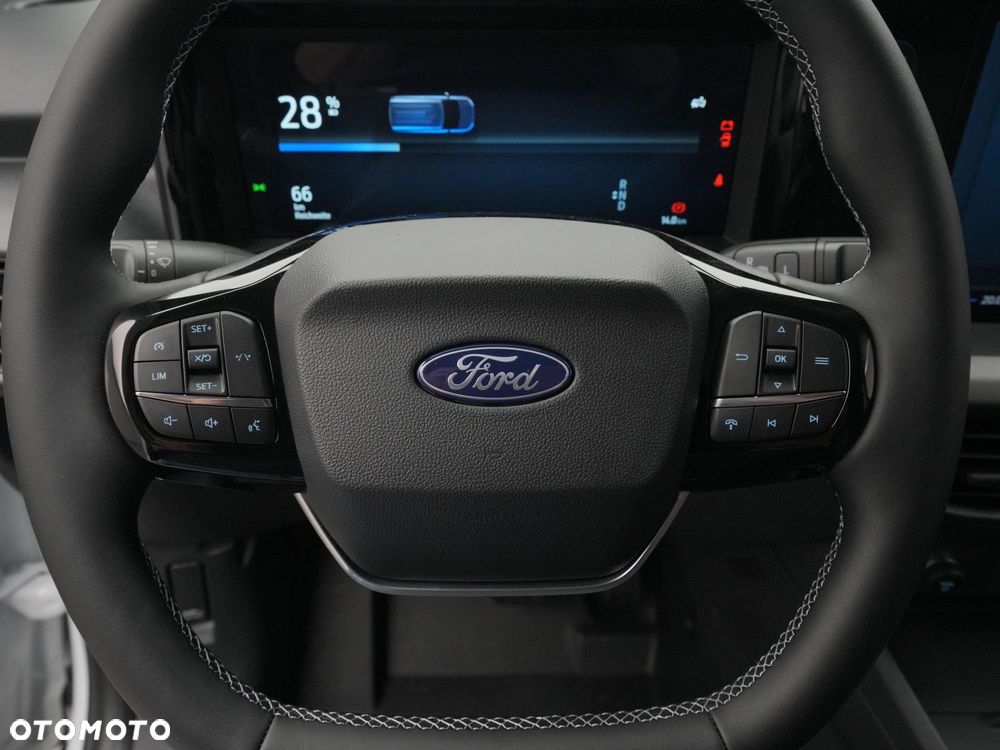 Ford E-Transit Courier Van 136KM Trend - 13
