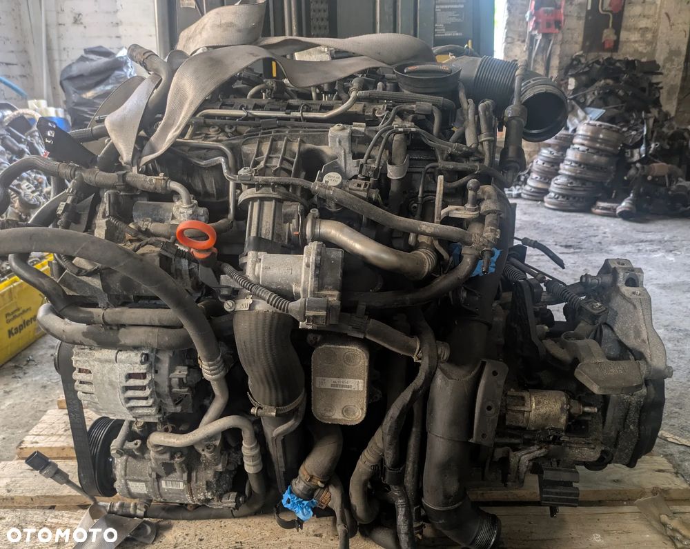 Silnik słupek 1.6 TDI CAY VW Audi Seat Skoda - 1