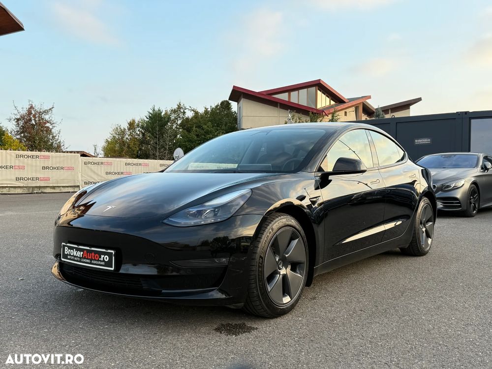 Tesla Model 3 Long Range - 3