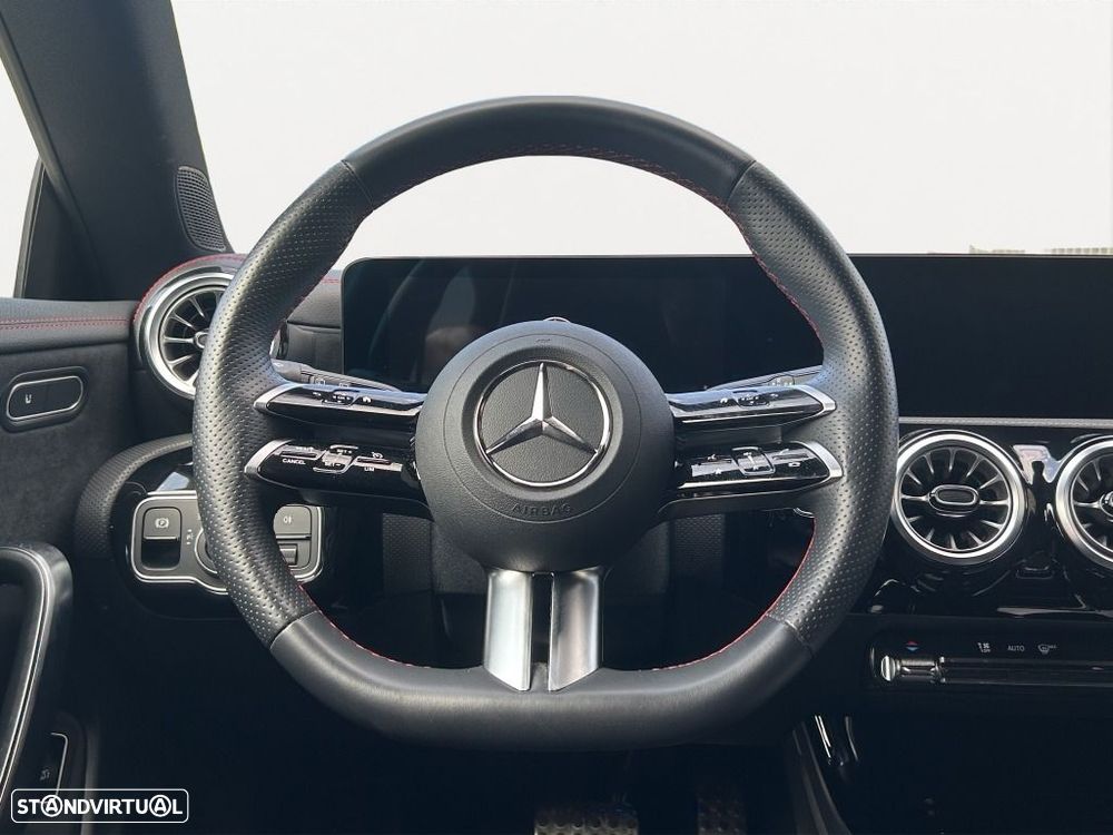 Mercedes-Benz CLA 180 — fotografia 11