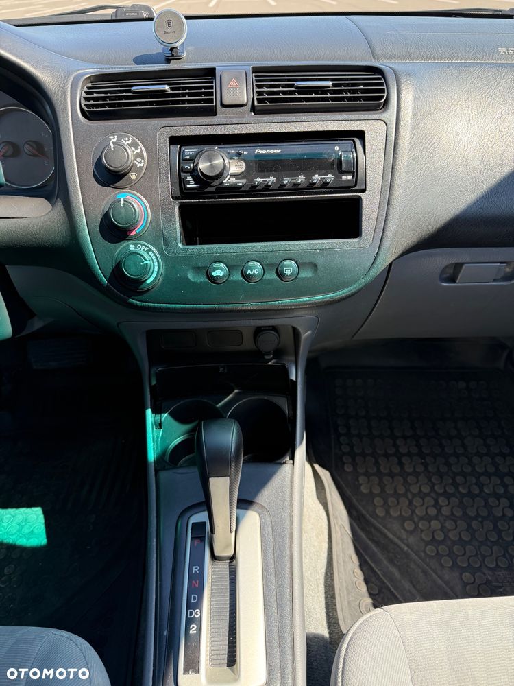 Honda Civic 1.7 LX - 15