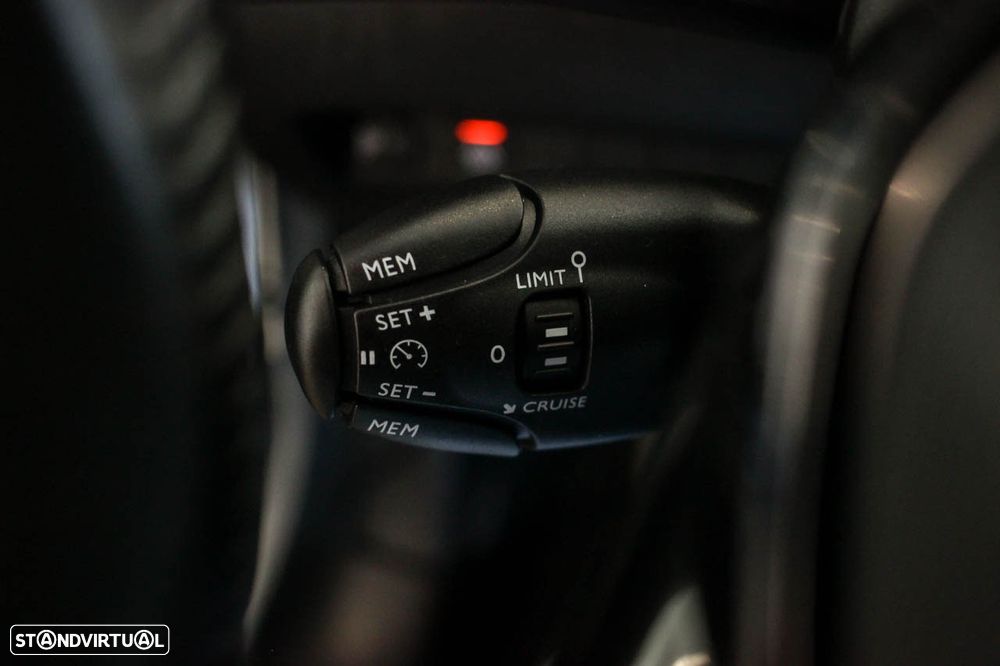 Peugeot e-208 Active Pack - 22