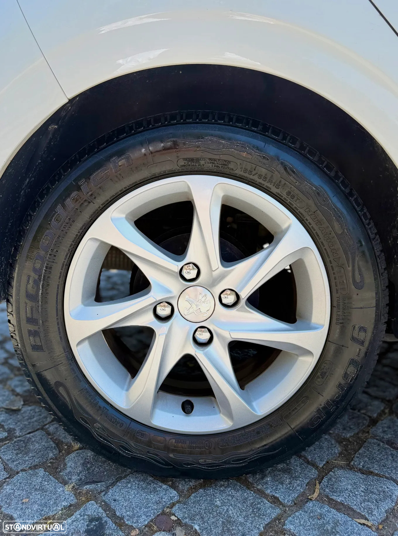 Peugeot 208 1.2 PureTech Allure - 15
