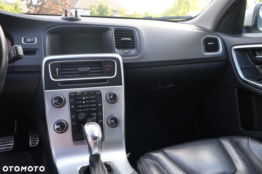 Volvo S60 D5 AWD R-Design Kinetic - 12