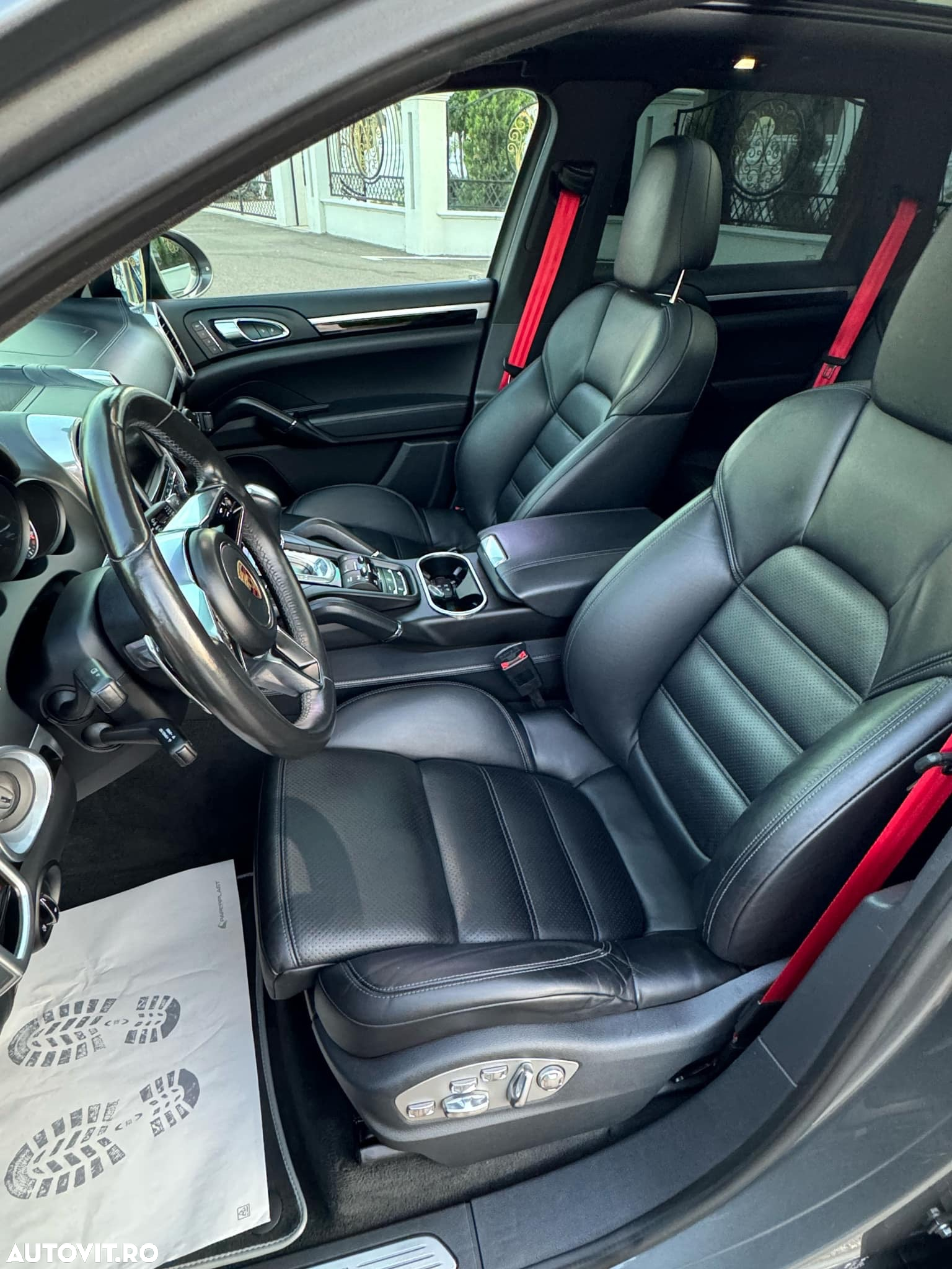 Porsche Cayenne 4.2 L S - 23